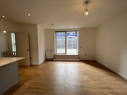 3 Bed Terraced House, Lockgate Mews, M4