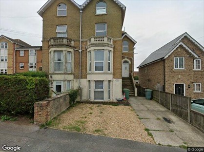 1 Bed Flat, Surbiton Grove, PO33