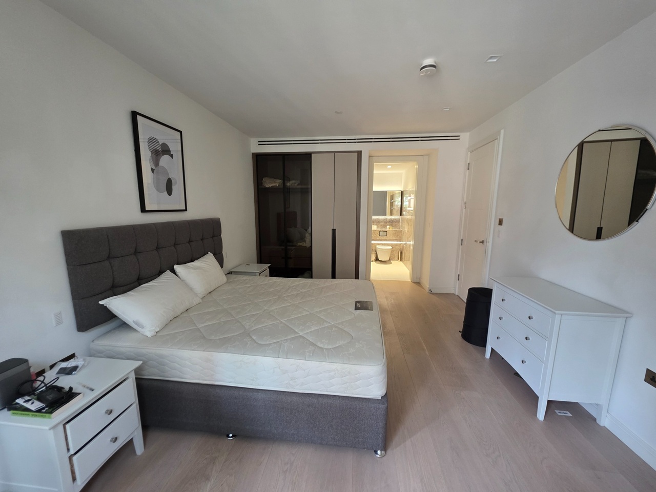 2 Bed Flat, Portugal St, WC2A photo 3