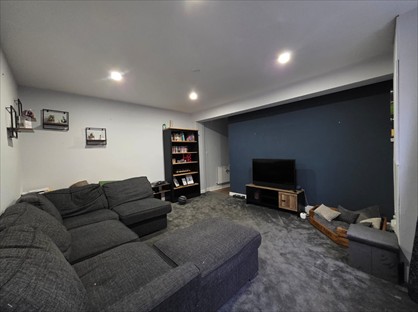 5 Bed Semi-Detached House, Melton Road, LE4