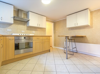2 Bed Flat, Priory Avenue, HP13