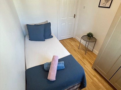 Room in a Shared House, College Road, HA9