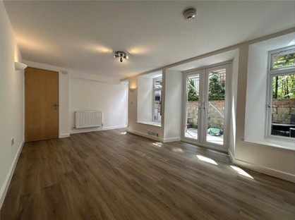 1 Bed Flat, The Chapel, BA20