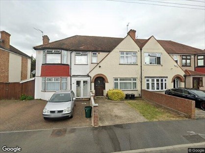 Studio Flat, Victoria Road, UB10