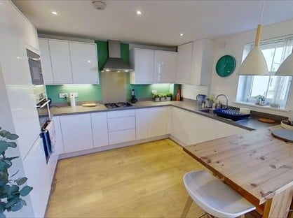 2 Bed Flat, College Medway, EH22