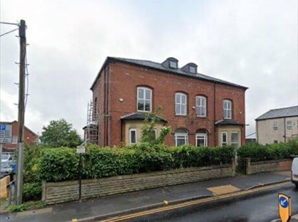 1 Bed Flat, Oldham Road, OL2