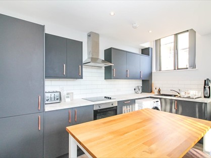 1 Bed Flat, Richardshaw Lane, LS28