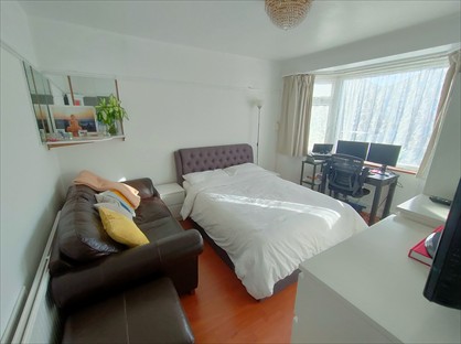 Room in a Shared House, Perivale, UB6