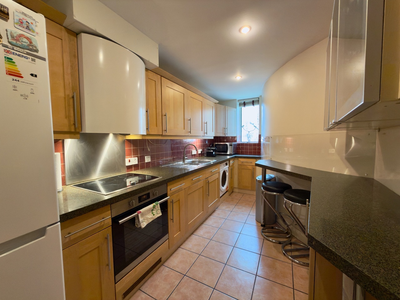 London - 2 Bed Flat, Pierhead Lock, E14 - To Rent Now for £2,600.00 p/m