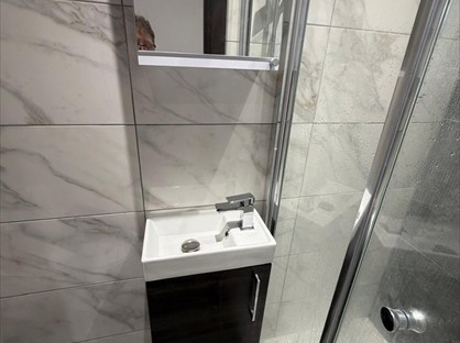 Room in a Shared House, Rowden Road, KT19