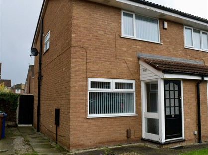 2 Bed Semi-Detached House, Kentstone Avenue, SK4