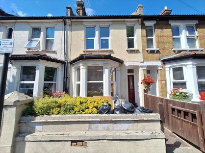 4 Bed Terraced House, St. Anns Road, SS2