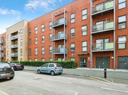 2 Bed Flat, Cross Street, PO1