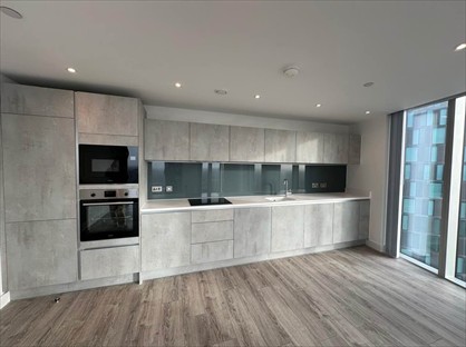 2 Bed Flat, Blade Tower, M15