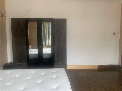 Room in a Shared House, Ilford, IG2