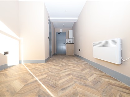 Studio Flat, Broadwater Gardens, UB9