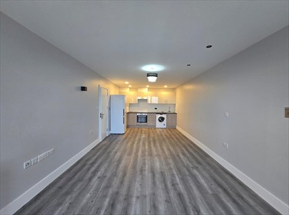 2 Bed Flat, Reston House, RM1