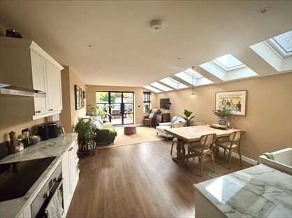 2 Bed Flat, Chesterfield Gardens, N4