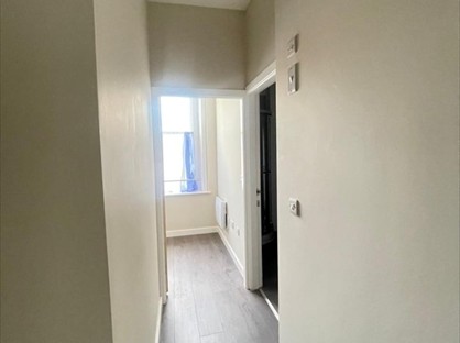 2 Bed Flat, Station Road, WF17