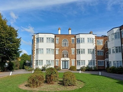 2 Bed Flat, Barons Court, NW9