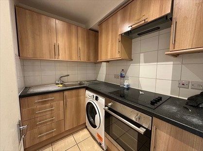 Studio Flat, Warren Court, NW1