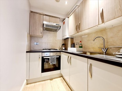 1 Bed Flat, Station Lane, RM12