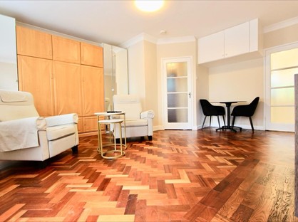Studio Flat, Hertford Court, N13