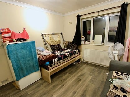 2 Bed Flat, Riverside Gardens, HA0