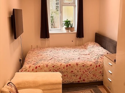 Studio Flat, Hooking Green, HA2