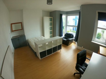 6 Bed Terraced House, Eaton Crescent, SA1