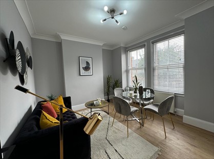 2 Bed Flat, Tennyson Street, SW8