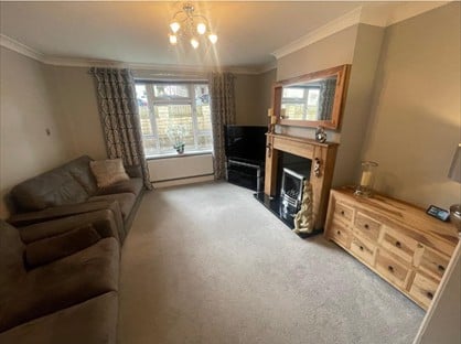 3 Bed Semi-Detached House, Fernside Avenue, HD5