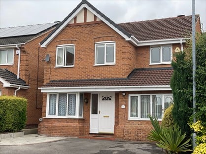 4 Bed Detached House, Robsons Drive, HD5