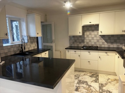 4 Bed Semi-Detached House, Hurstwood Avenue Bexleyheath, DA7