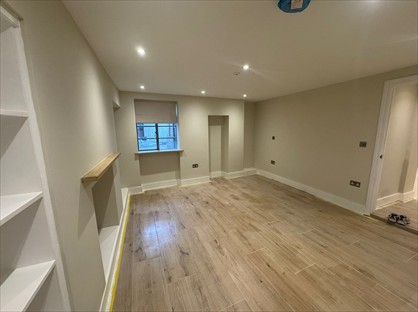 2 Bed Flat, Battersea Park Road, SW11