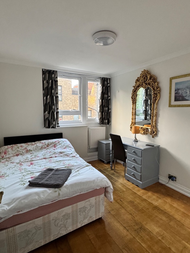 4 Bed Flat, Carlton Vale, NW6 photo 2