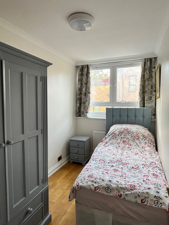 4 Bed Flat, Carlton Vale, NW6 photo 4