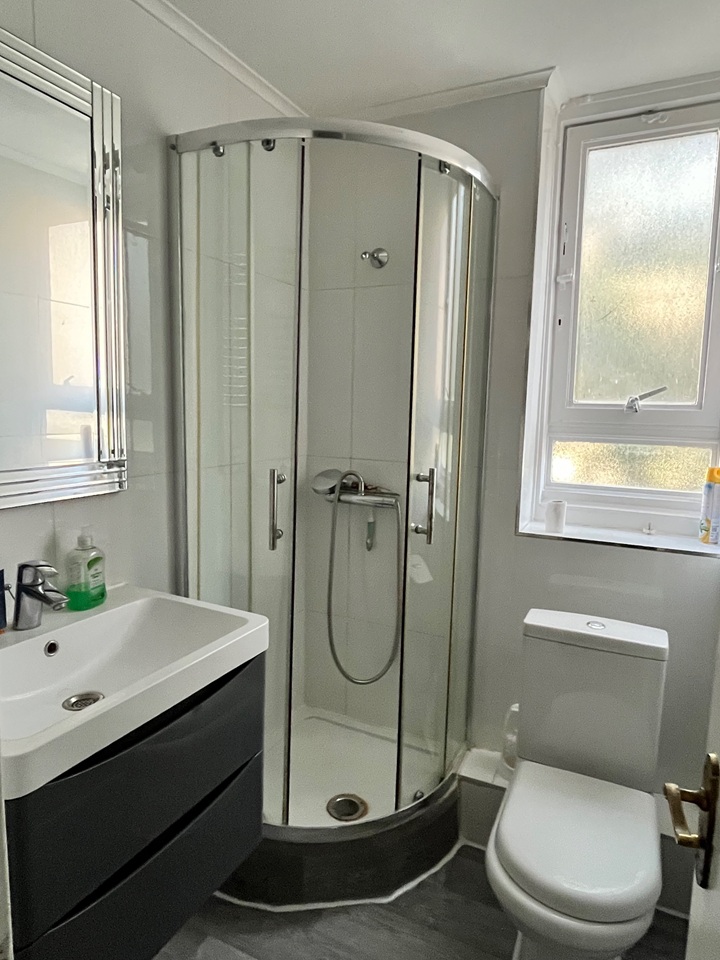 4 Bed Flat, Carlton Vale, NW6 photo 5
