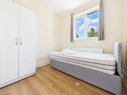 4 Bed Semi-Detached House, London Road, TW7