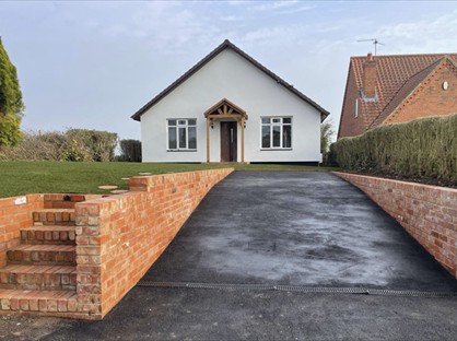 3 Bed Bungalow, Fosse Road, NG23