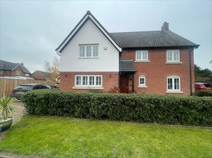 5 Bed Detached House, Broomfields, CW12