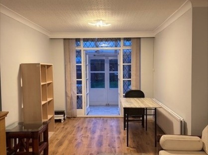 3 Bed Semi-Detached House, Gleneagles Road, CV2