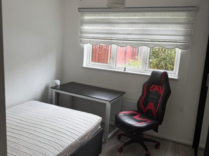 2 Bed Flat, Kingfisher Way, NW10