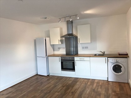 4 Bed Terraced House, Elfin Square, EH11