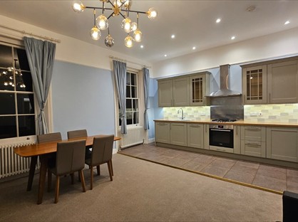 2 Bed Flat, St Georges Square, SW1V