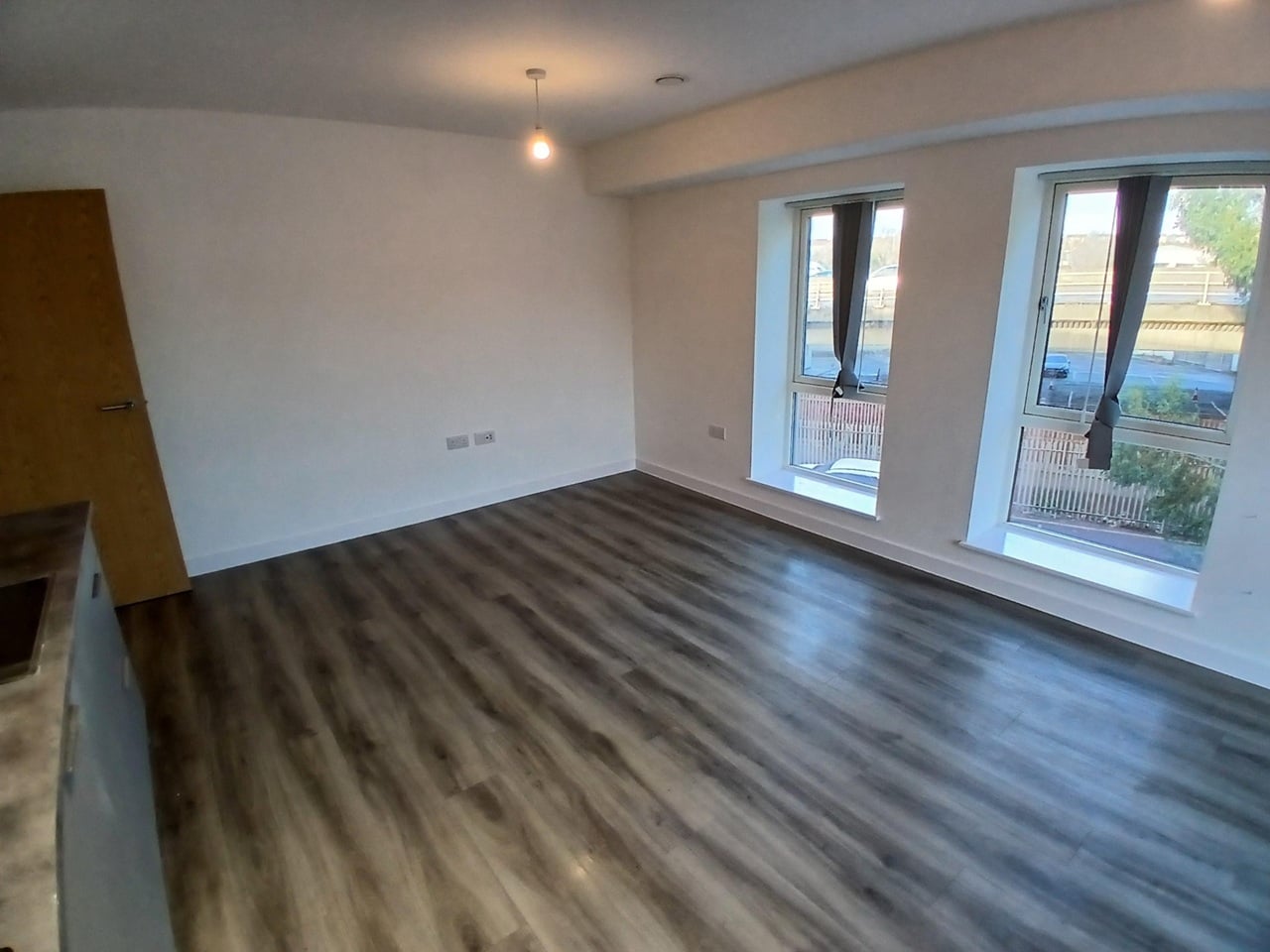 2 Bed Flat, Knitwear House, BS5 photo 3
