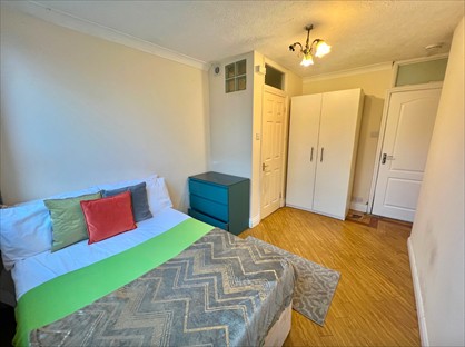 Room in a Shared House, Grosvenor Road, E14