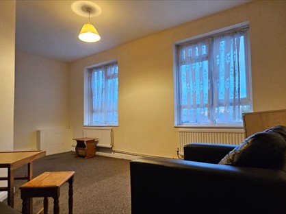 2 Bed Flat, Uxbridge Road, UB4