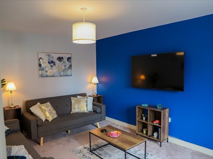 4 Bed Semi-Detached House, Gardenia Road, LE5