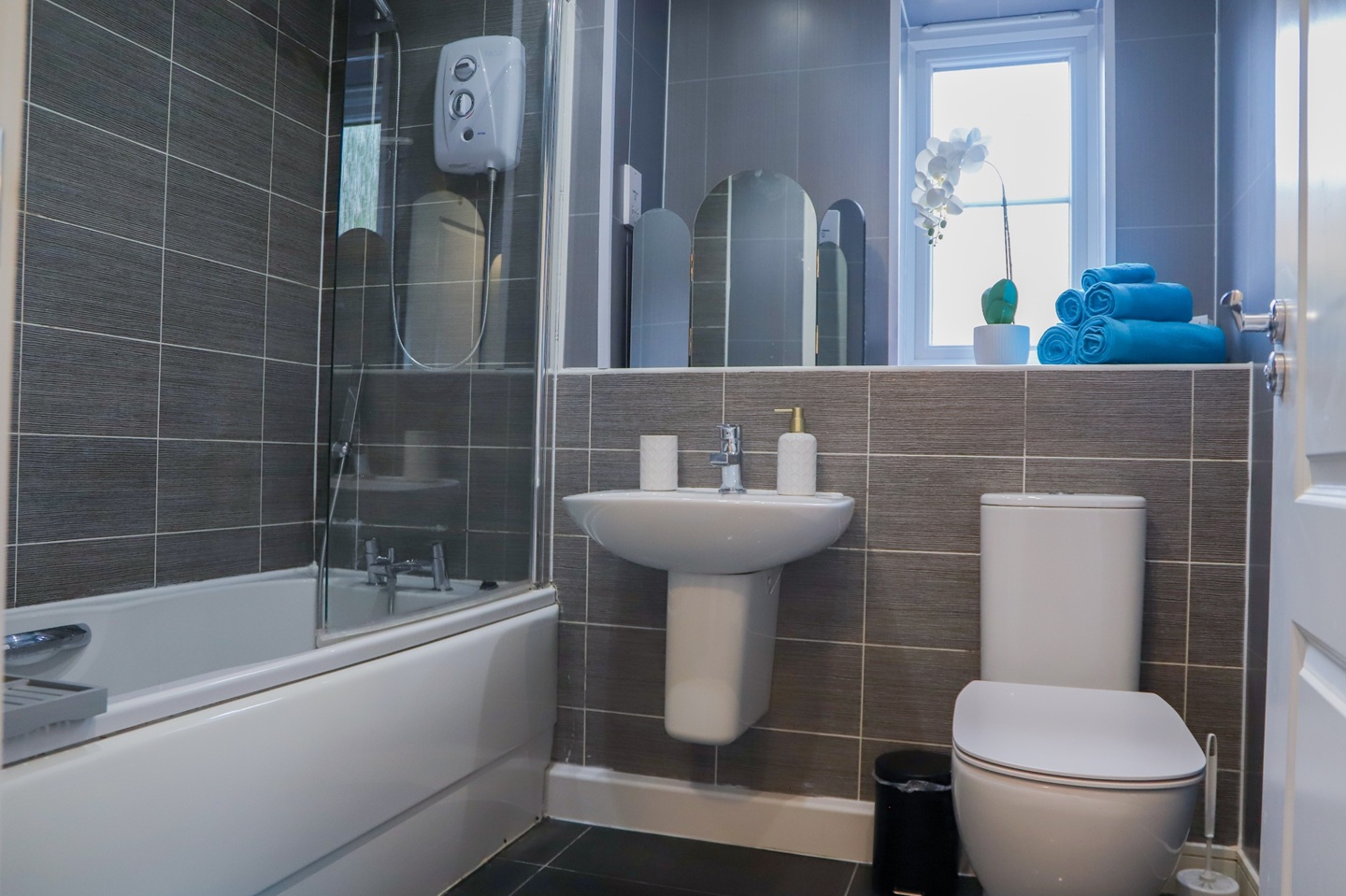 Additional image 18 of 4 Bed Semi-Detached House, Gardenia Road, LE5, N1 7GU